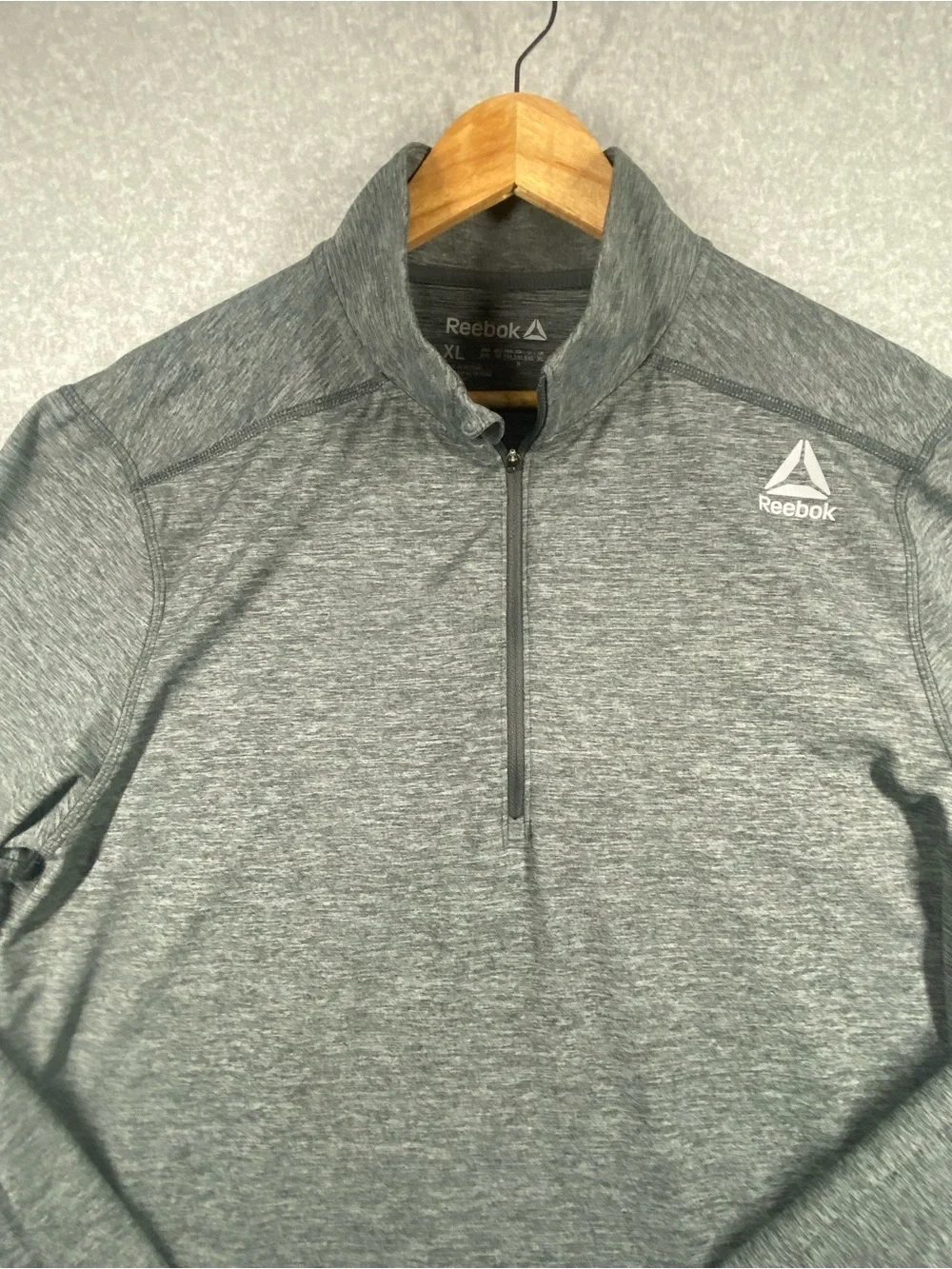 Reebok Men's Heather Gray Half-Zip Performance Top Size XL Athletic long sleeve